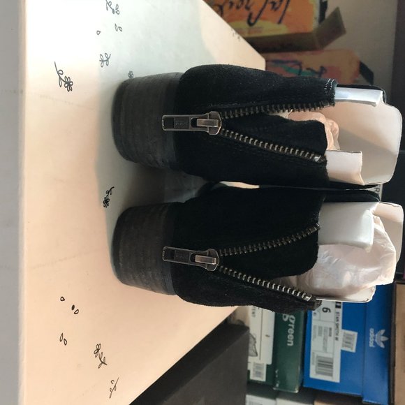 Seychelles Women's Wonder Ankle Bootie - Picture 4 of 5